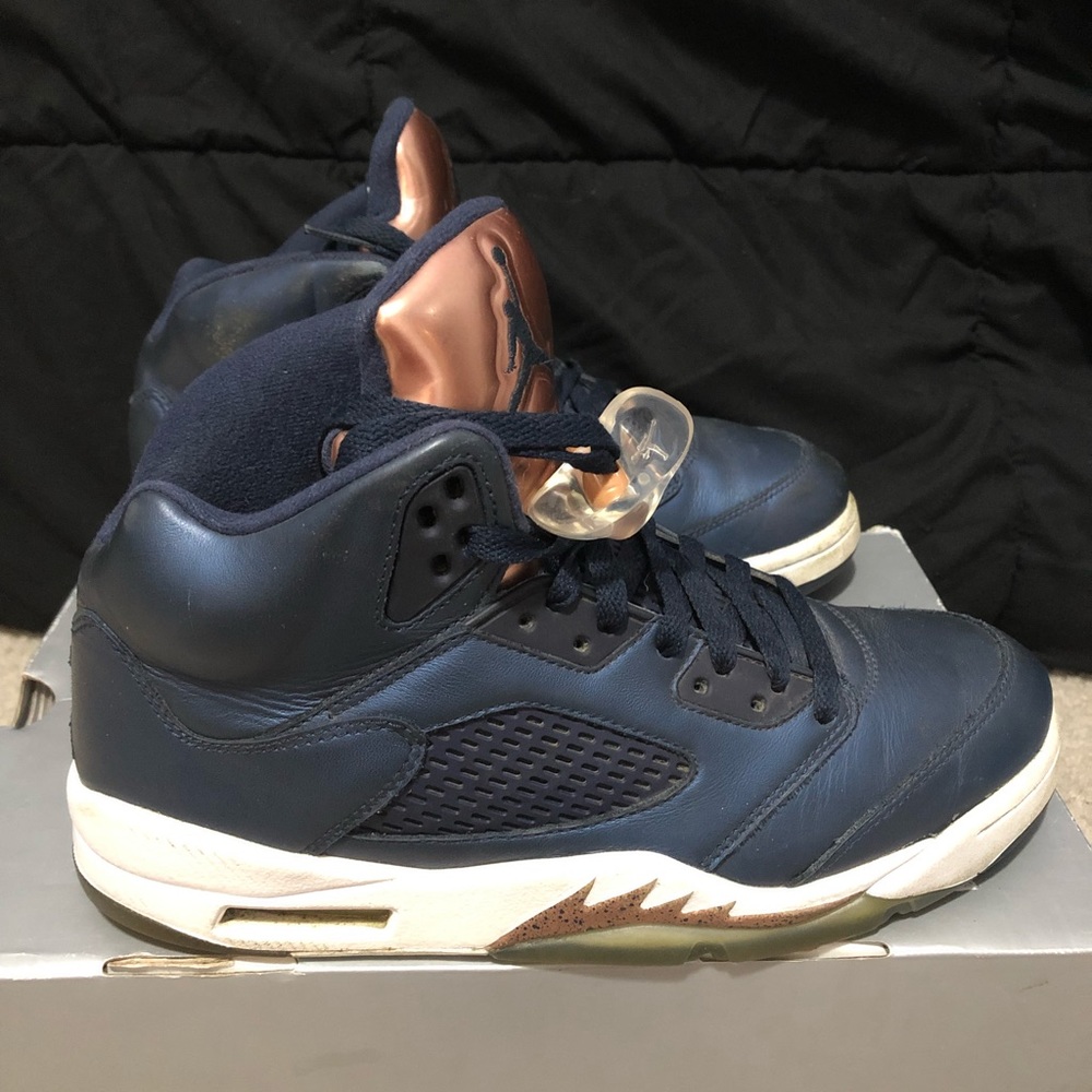 Air Jordan 5 - Picture 2 of 8